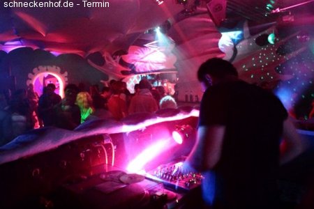 Friday Love *2 Floors* Werbeplakat